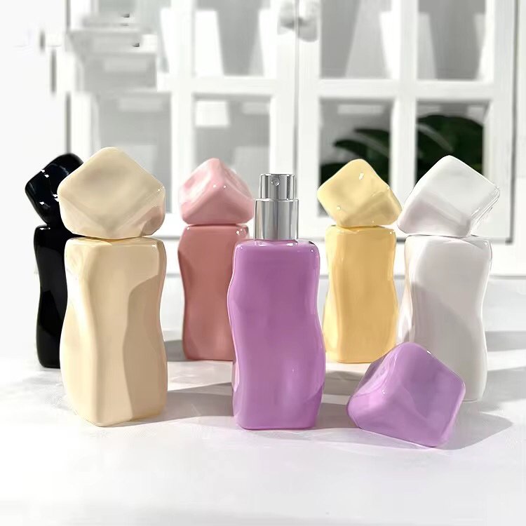 30ml Empty Glass Perfume Bottle with Sprayer - Image 2