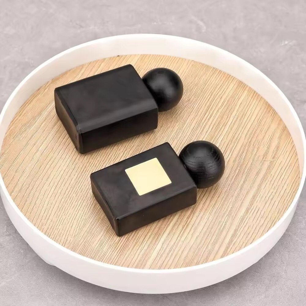Luxury Black Square Glass Perfume Bottle 30ml - Image 3