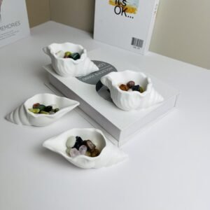 White seashell design plaster candle cup for decorative candles and home fragrance.