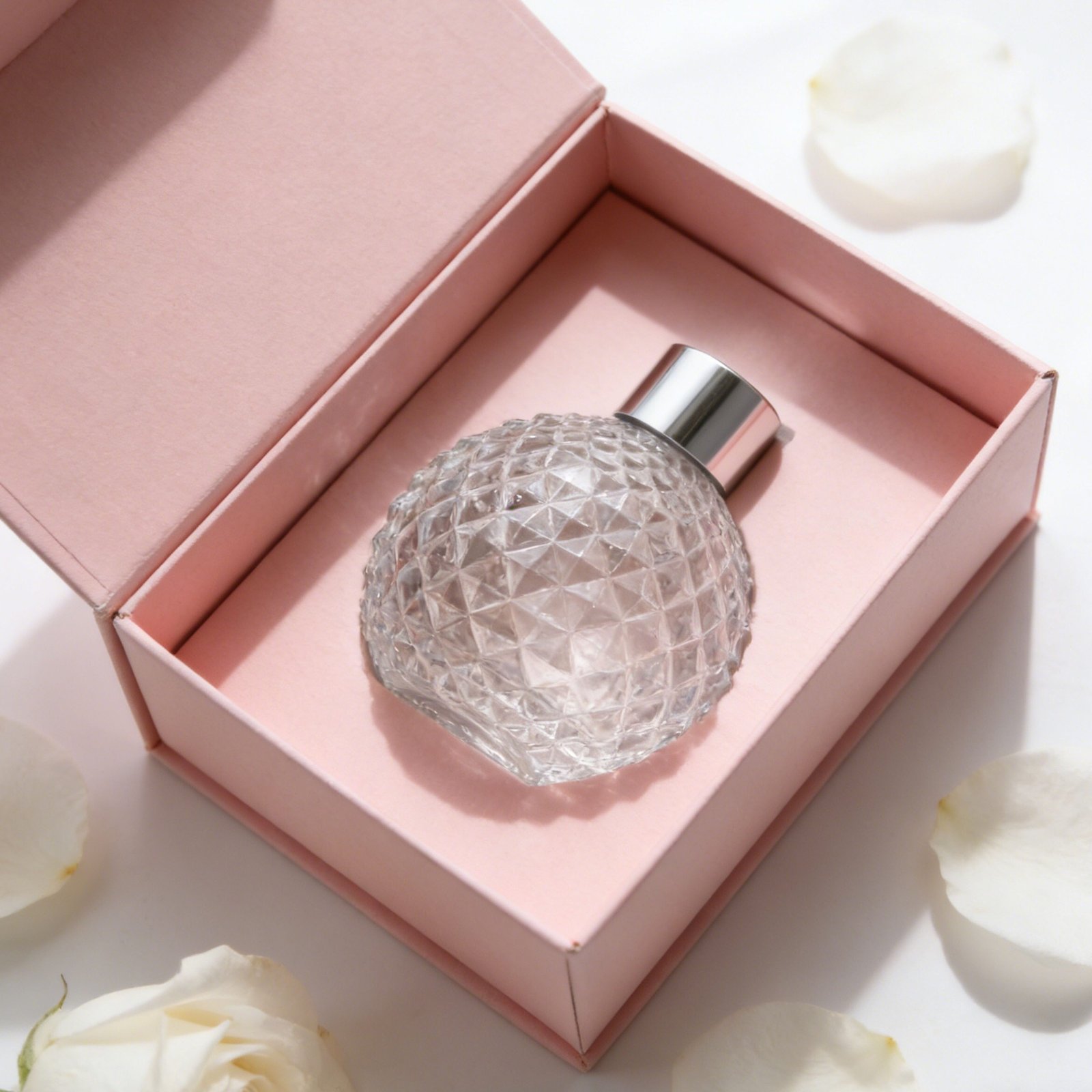 Diamond round ball aromatherapy bottle placed inside an elegant gift box – perfect for retail or gifting